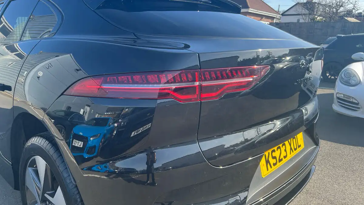 2023-jaguar-i-pace-ev400-r-dynamic-se-black-big-18
