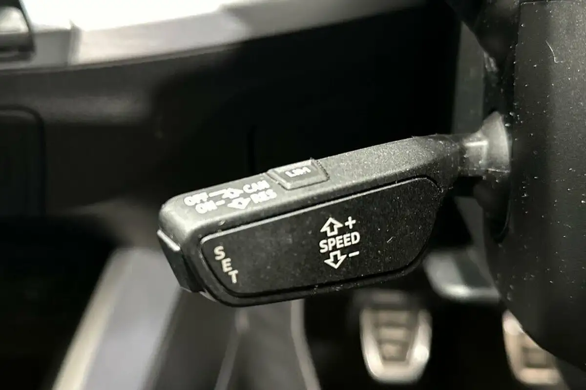 2021-audi-q2-10-30-tfsi-s-line-big-19