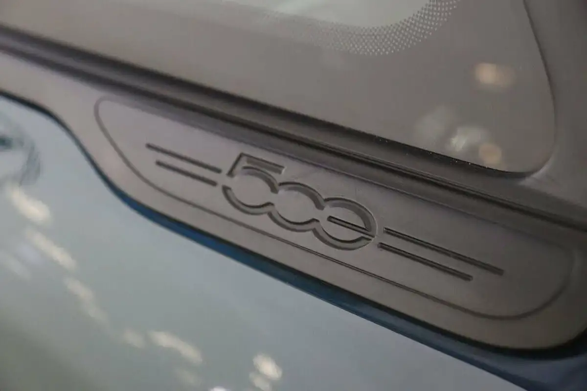 2021-fiat-500-e-passion-big-14