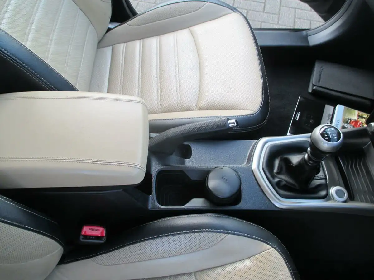2016-kgm-ssangyong-tivoli-16-ex-big-17