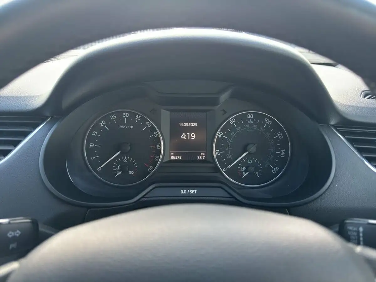 2015-skoda-octavia-big-18