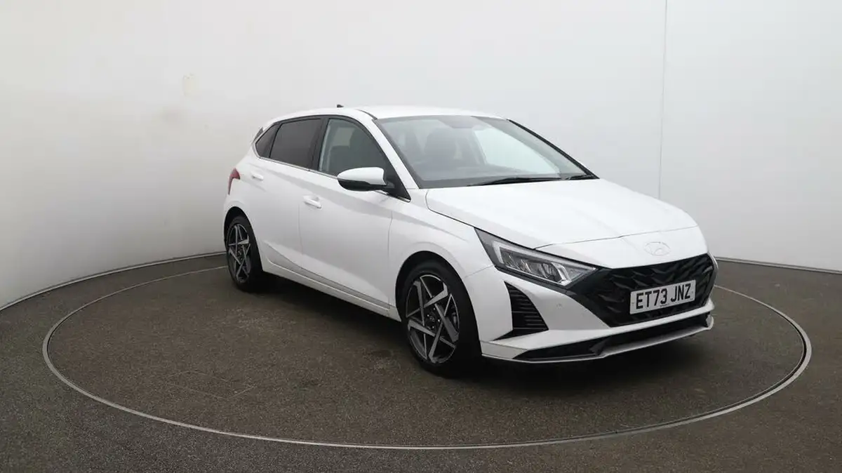 2024-hyundai-i20-10-t-gdi-premium-two-tone-roof-big-35