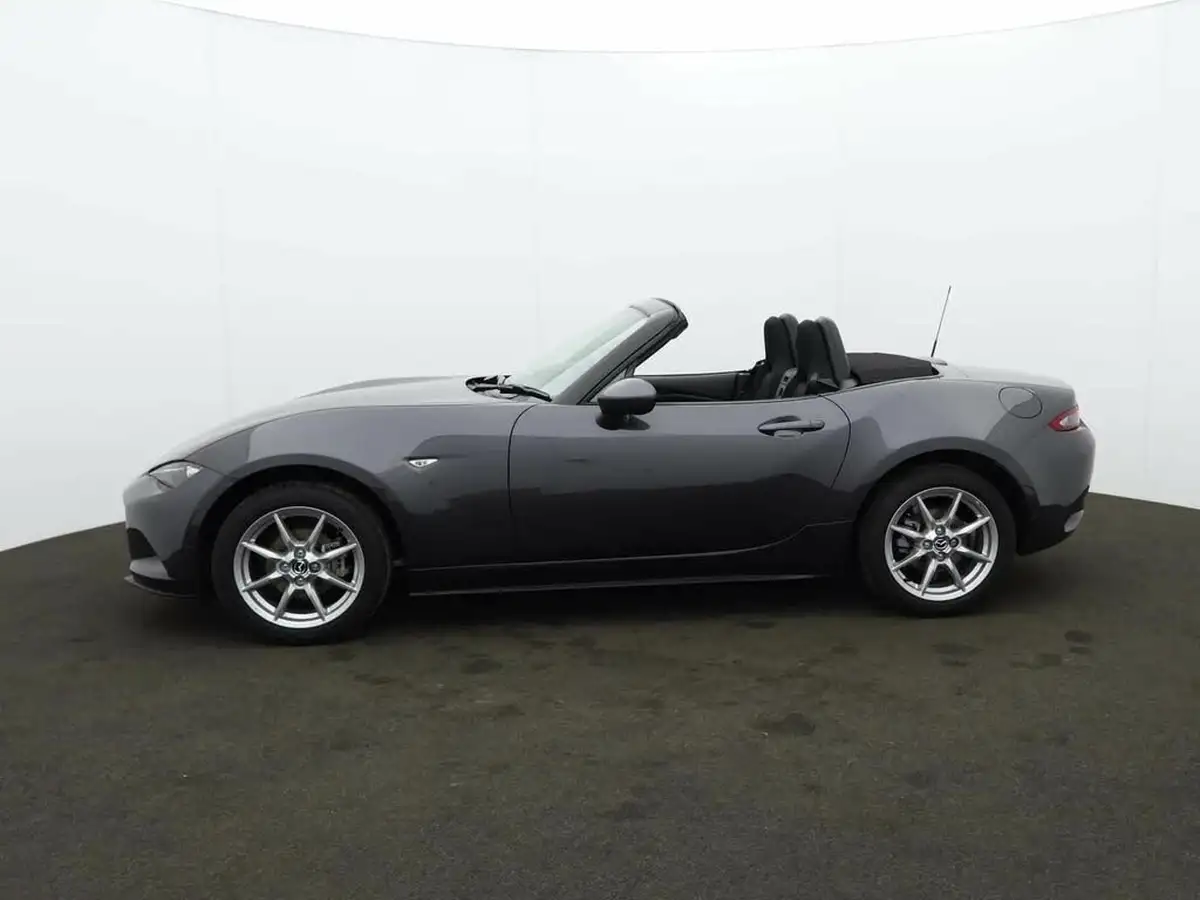2017-mazda-mx-5-15-se-big-3