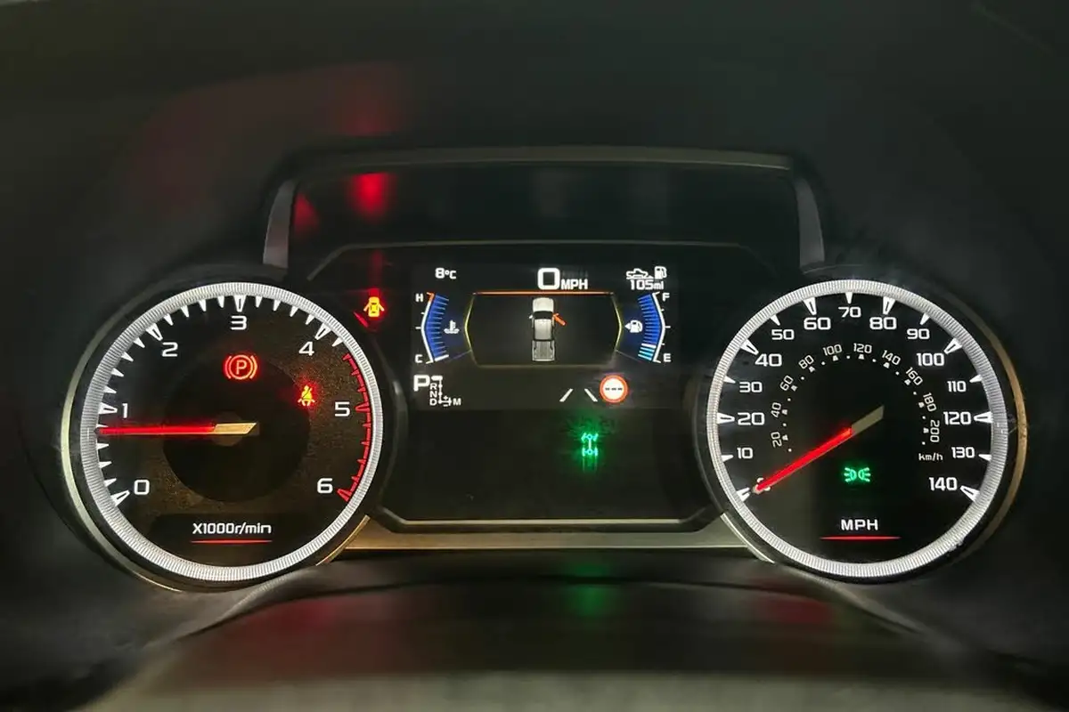 2023-isuzu-d-max-19td-v-cross-steel-edition-auto-big-9