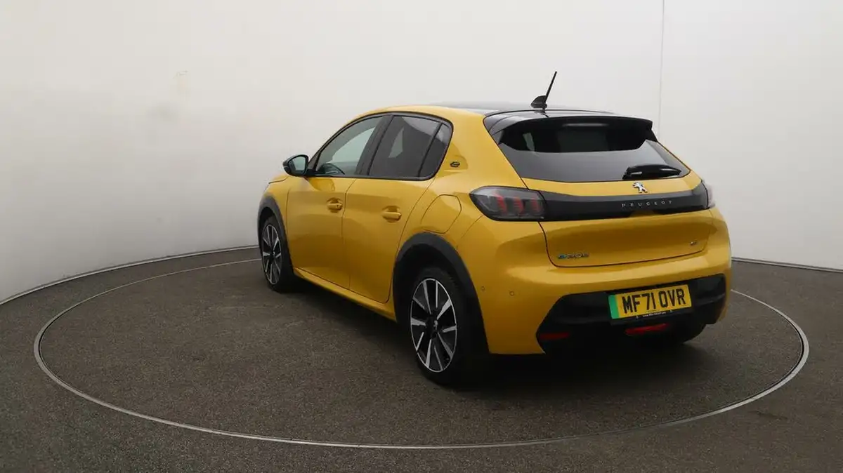 2021-peugeot-208-e-gt-premium-big-62