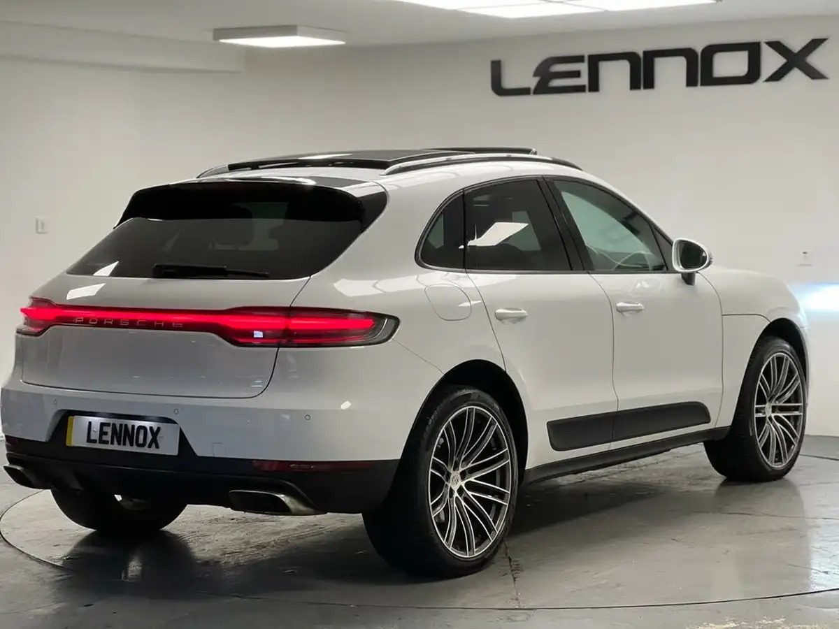 2019-porsche-macan-20-big-8