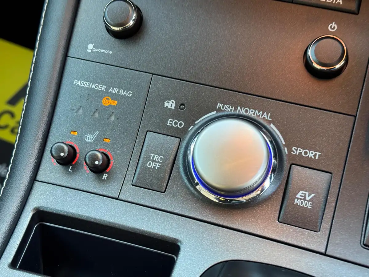 2017-lexus-ct-200h-big-44
