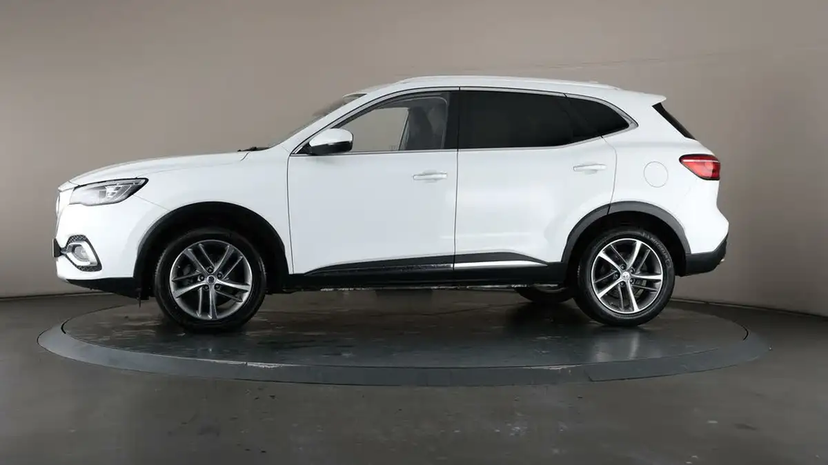 2022-mg-hs-15t-gdi-exclusive-162ps-big-29