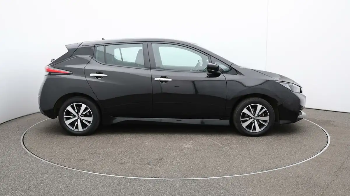 2021-nissan-leaf-e-acenta-big-47
