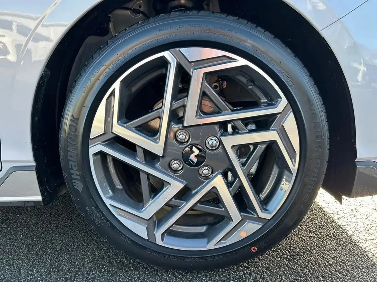 2024-hyundai-i20-10-t-gdi-n-line-s-big-13