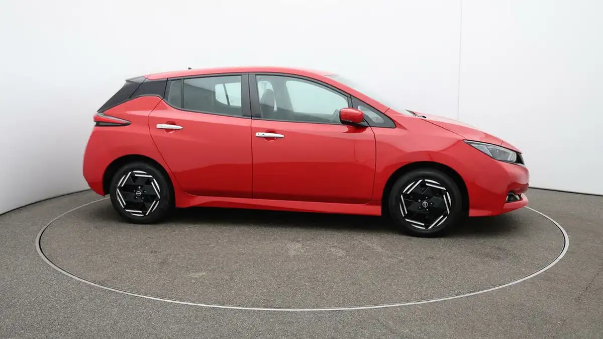 2022-nissan-leaf-e-acenta-39kwh-big-38