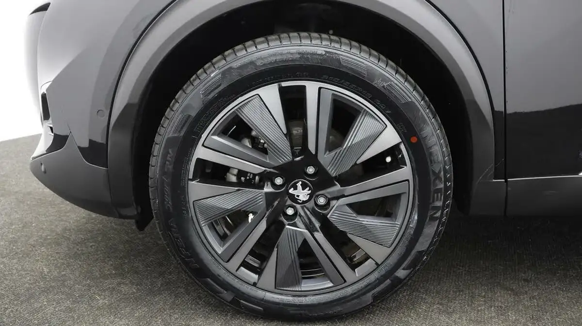 2022-peugeot-2008-suv-e-gt-premium-big-17
