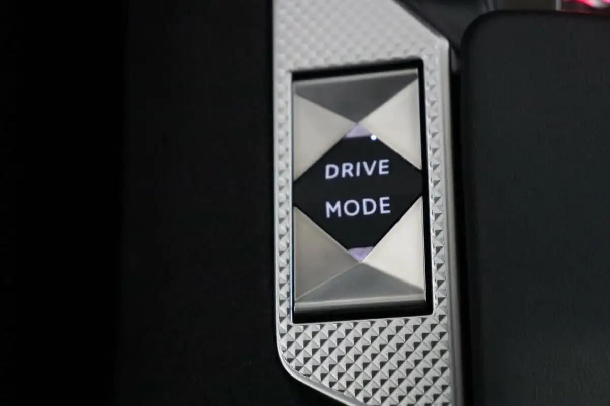2022-ds-ds-4-e-tense-performance-line-big-30