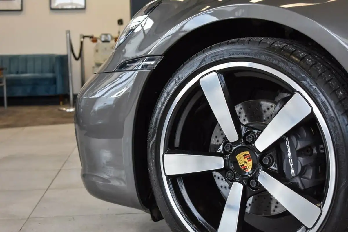 2019-porsche-911-30-carrera-4-coupe-big-49