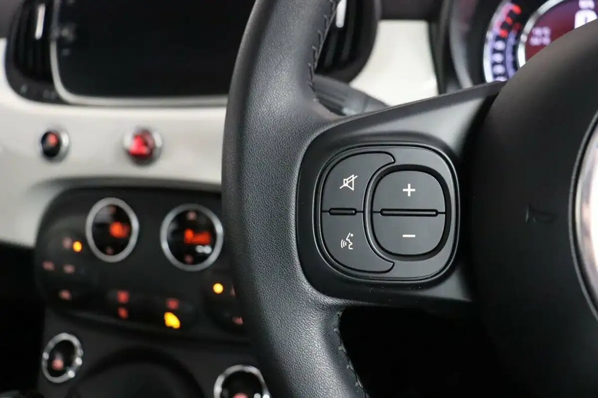 2020-fiat-500-10-launch-edition-big-16