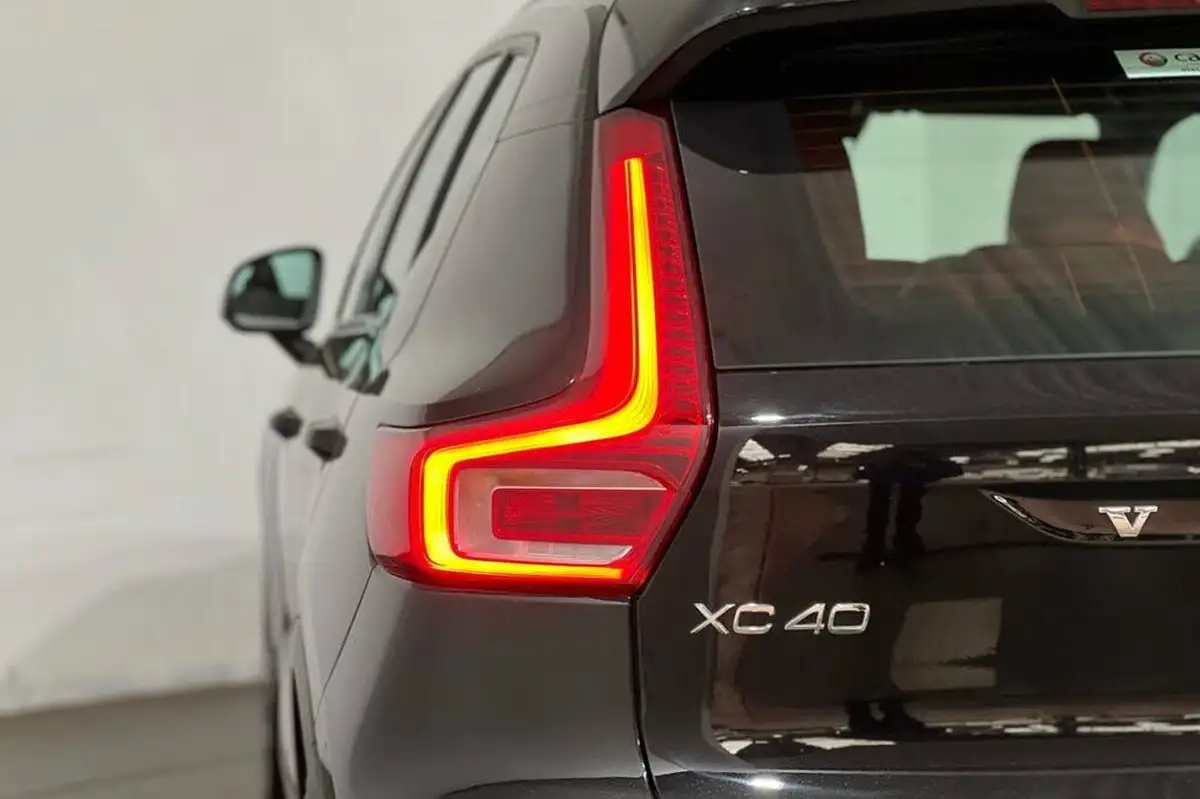 2020-volvo-xc40-15-t3-inscription-big-14