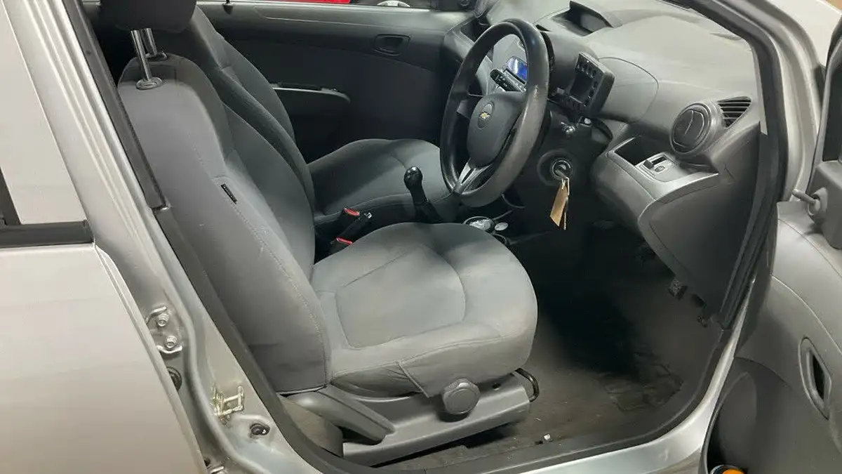 2012-chevrolet-spark-10-big-6