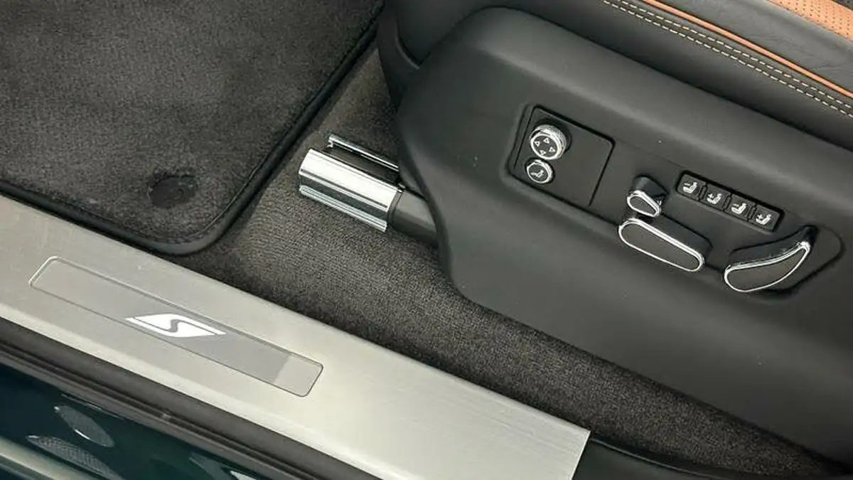 2024-bentley-bentayga-40-v8-s-big-44