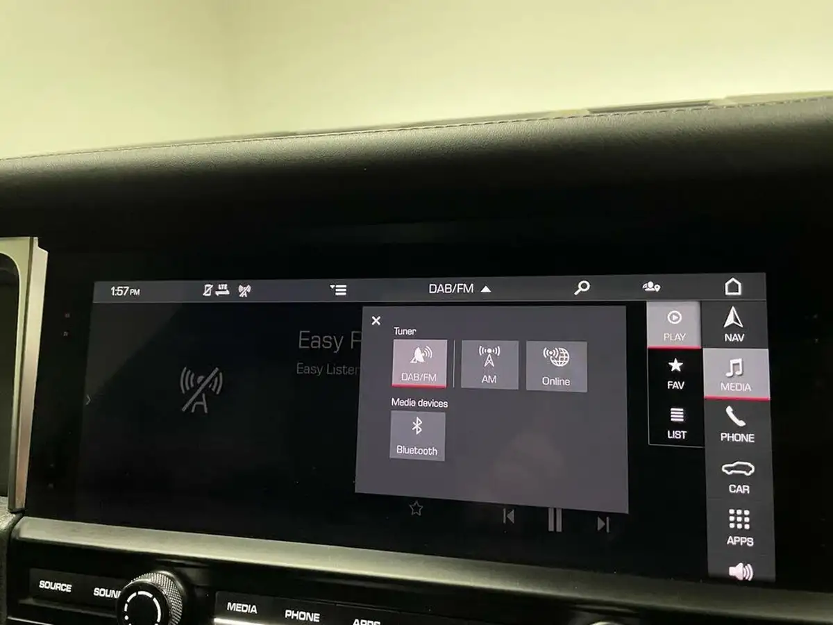 2020-porsche-macan-29-v6-gts-big-24