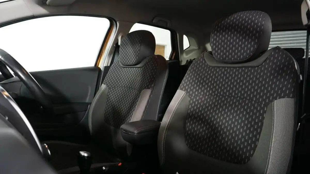2017-renault-captur-09-tce-dynamique-s-nav-big-11