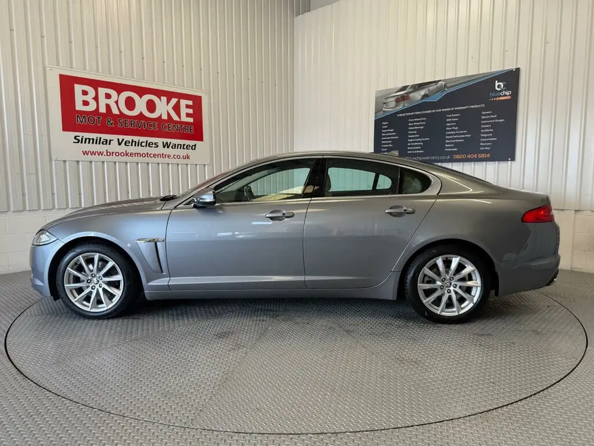 2013-jaguar-xf-30td-premium-luxury-ss-saloon-4d-auto-big-11