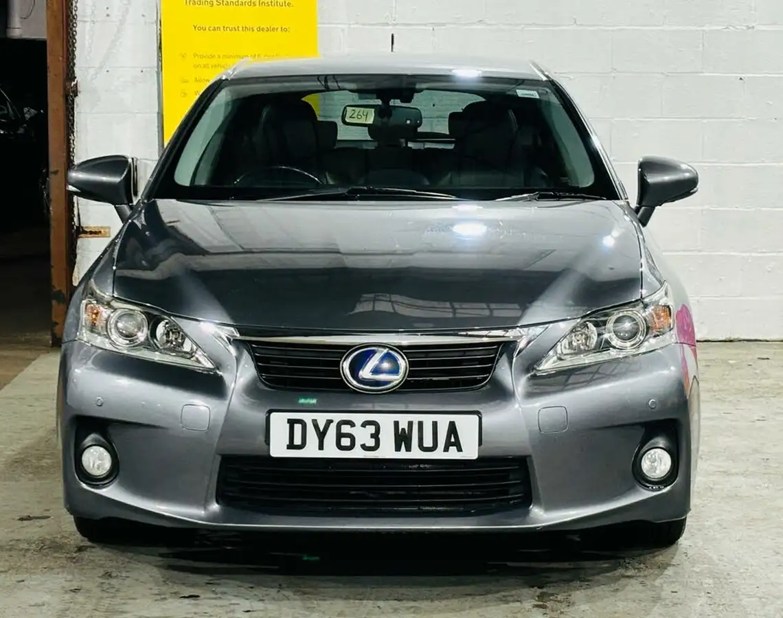 2013-lexus-ct-200h-18-advance-big-1
