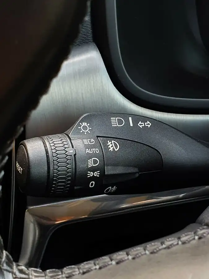 2019-volvo-s90-20td-d4-momentum-big-40