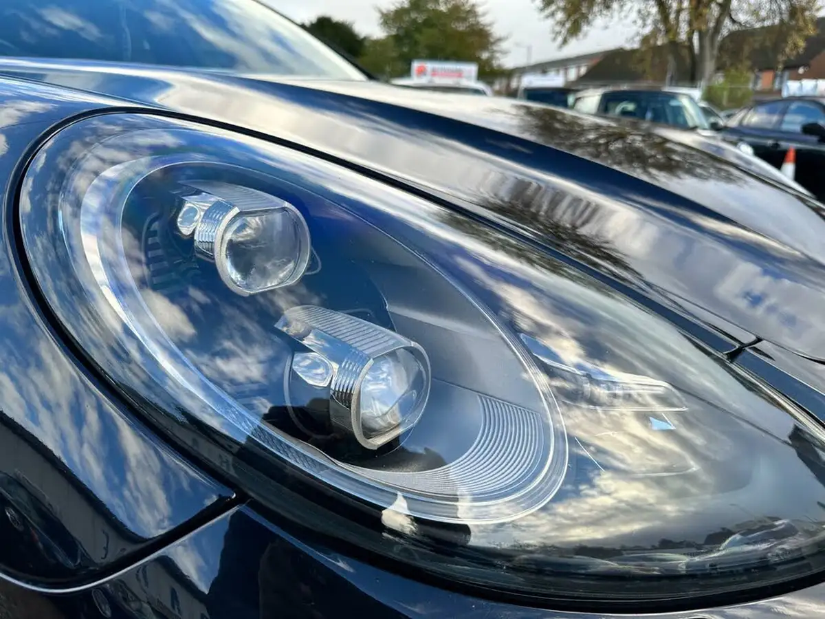 2016-porsche-panamera-48-turbo-big-29