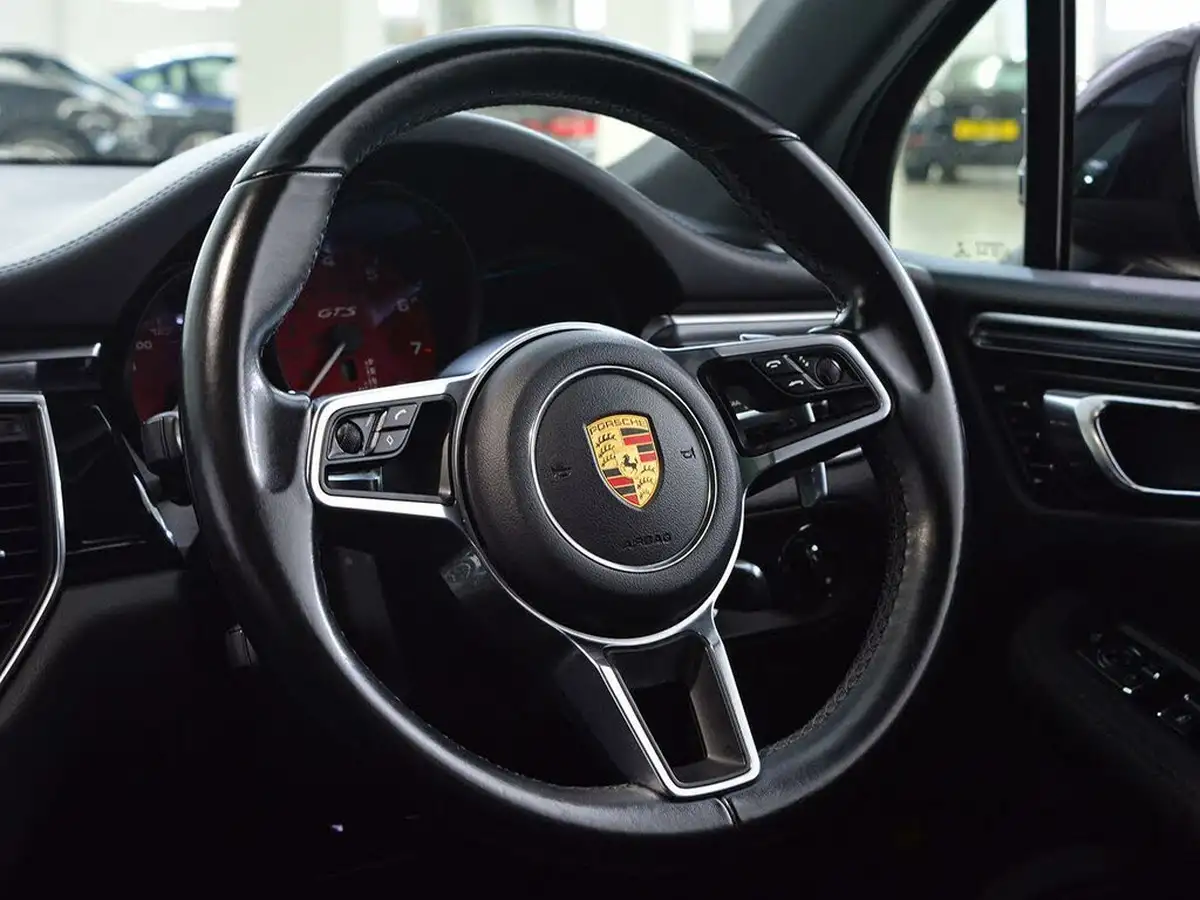 2016-porsche-macan-30-gts-big-17