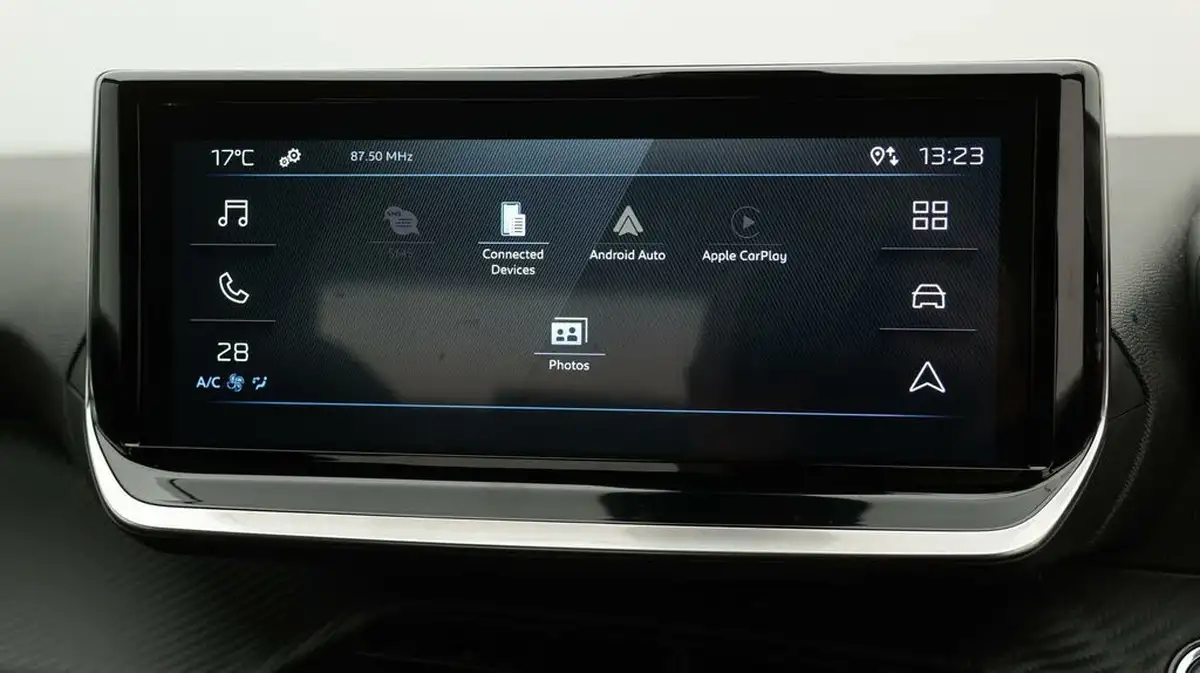 2023-peugeot-2008-suv-12-puretech-active-big-25