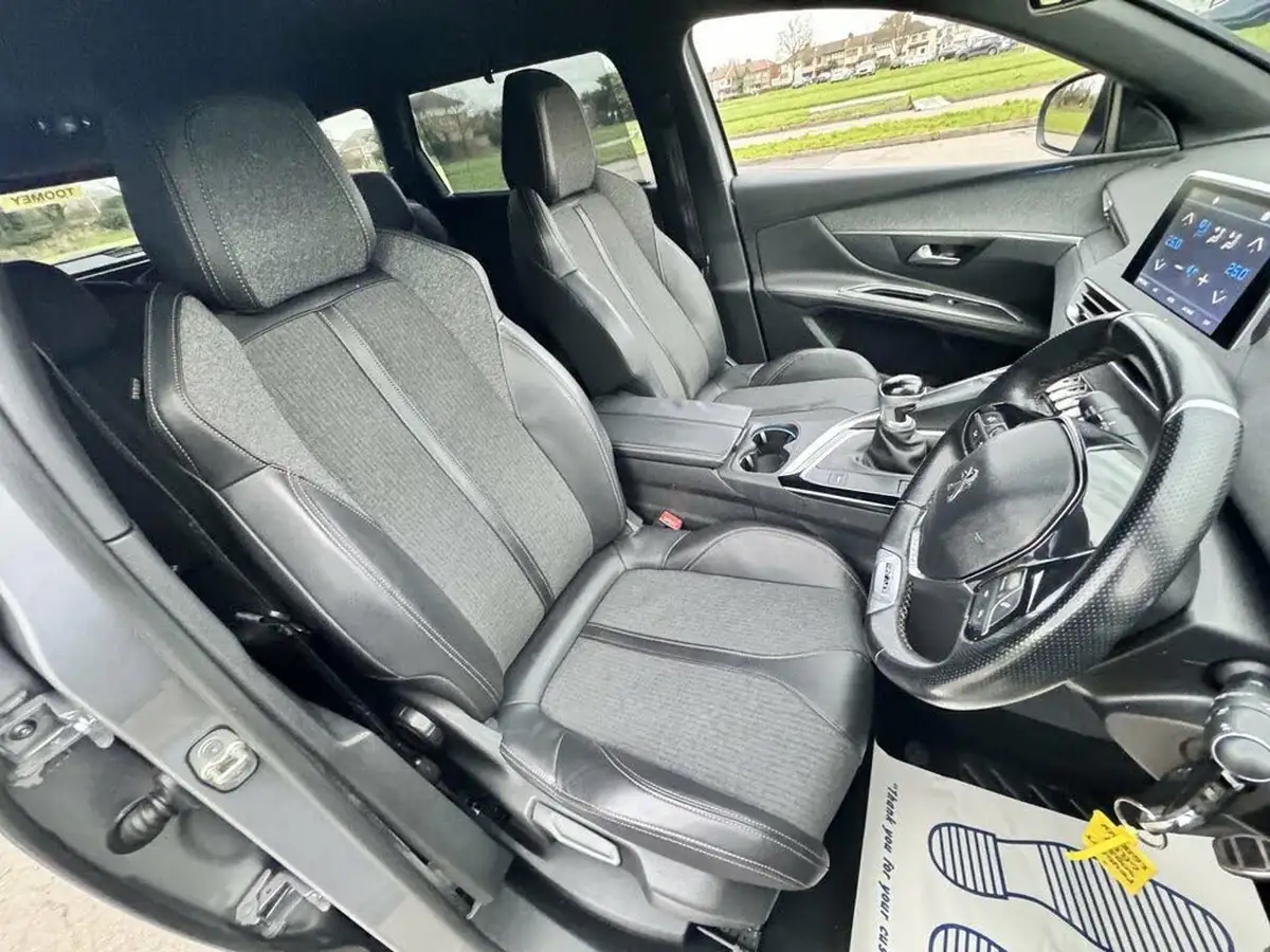 2018-peugeot-5008-suv-12-puretech-gt-line-big-48
