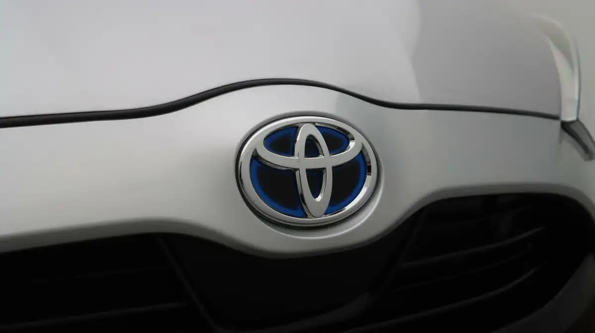 2023-toyota-yaris-15-vvt-i-excel-big-23