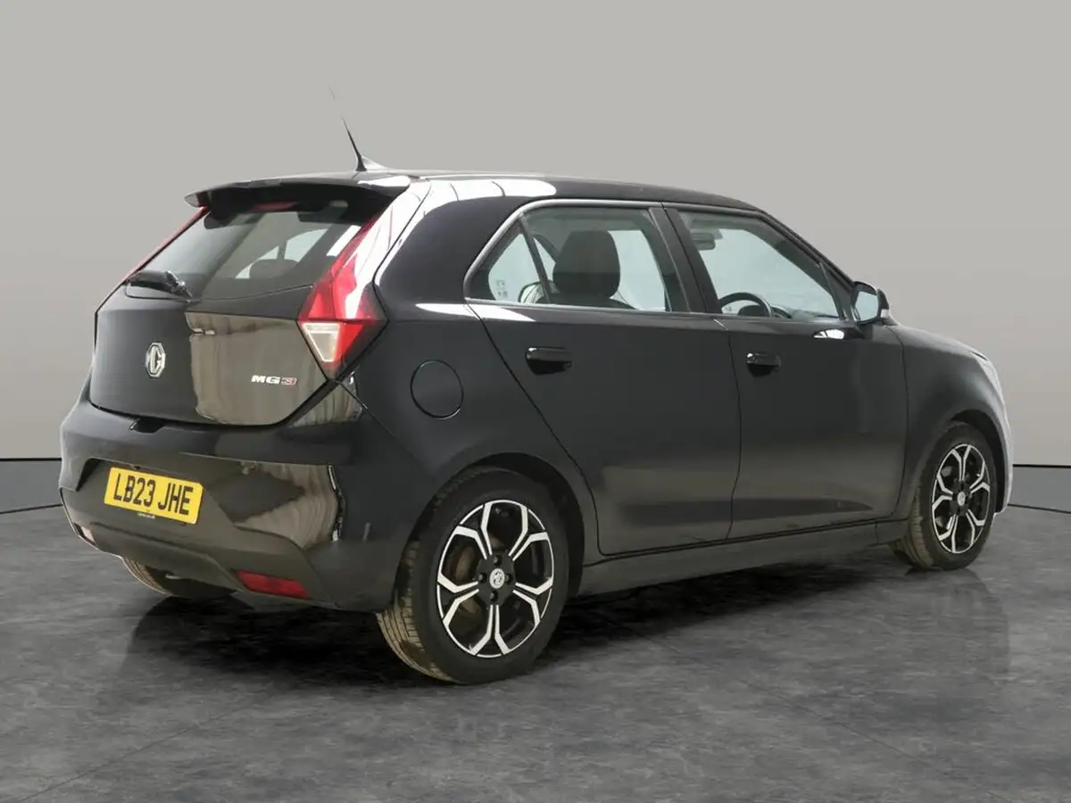 2023-mg-mg3-15-vti-tech-exclusive-nav-big-12