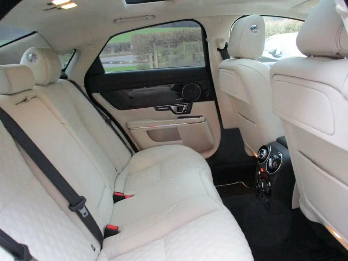 2018-jaguar-xj-series-30td-xj-portfolio-30tdv6-swb-big-18