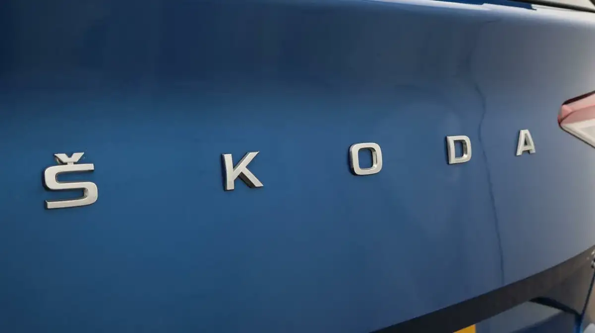2022-skoda-enyaq-e-80-82-kwh-big-22