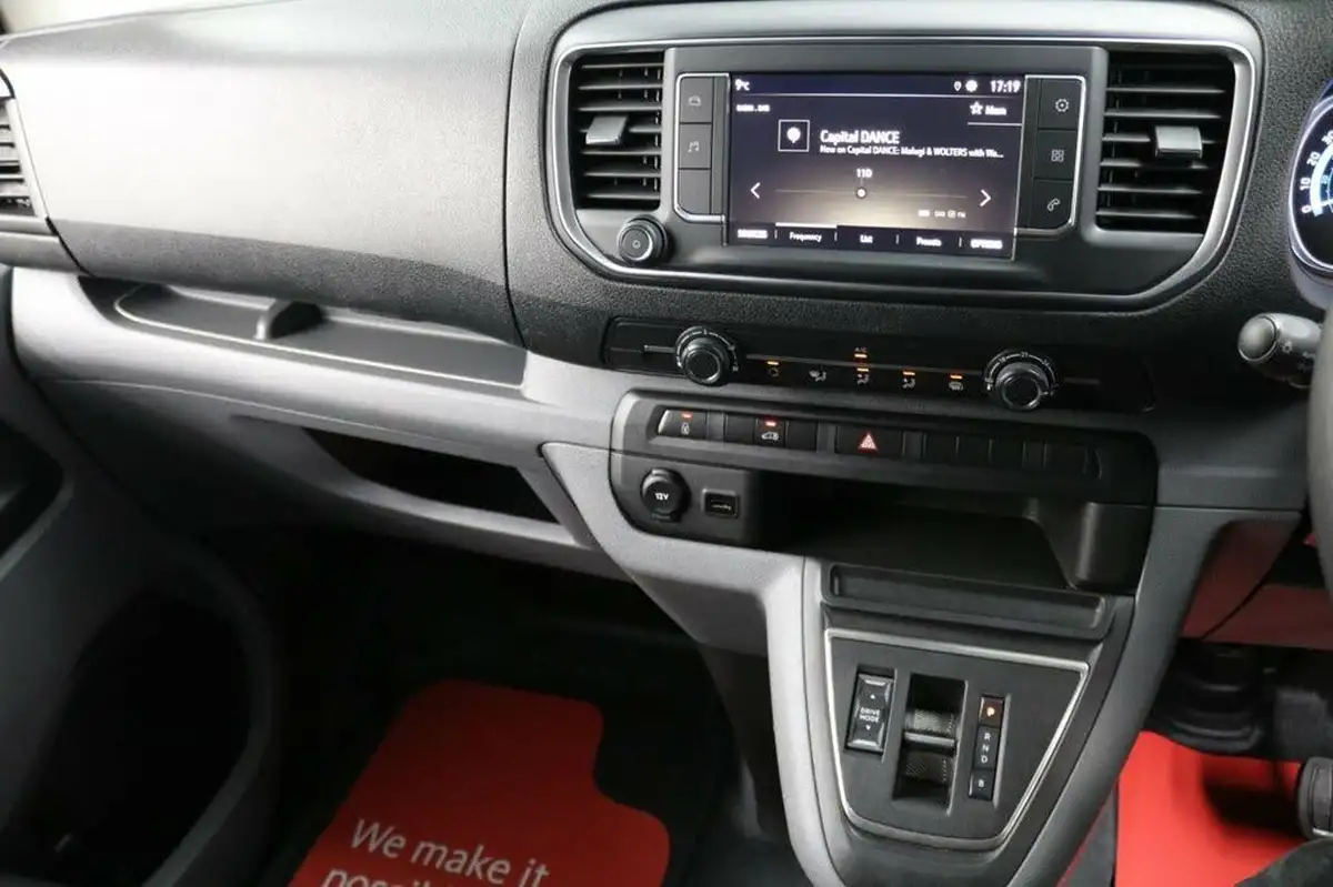 2023-vauxhall-vivaro-e-3100-50kwh-l2h1-dynamic-big-37