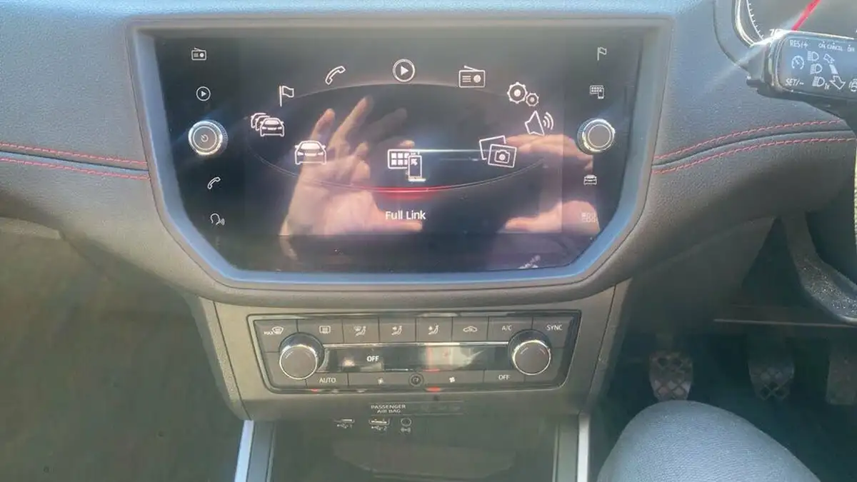 2018-seat-arona-16tdi-fr-big-17