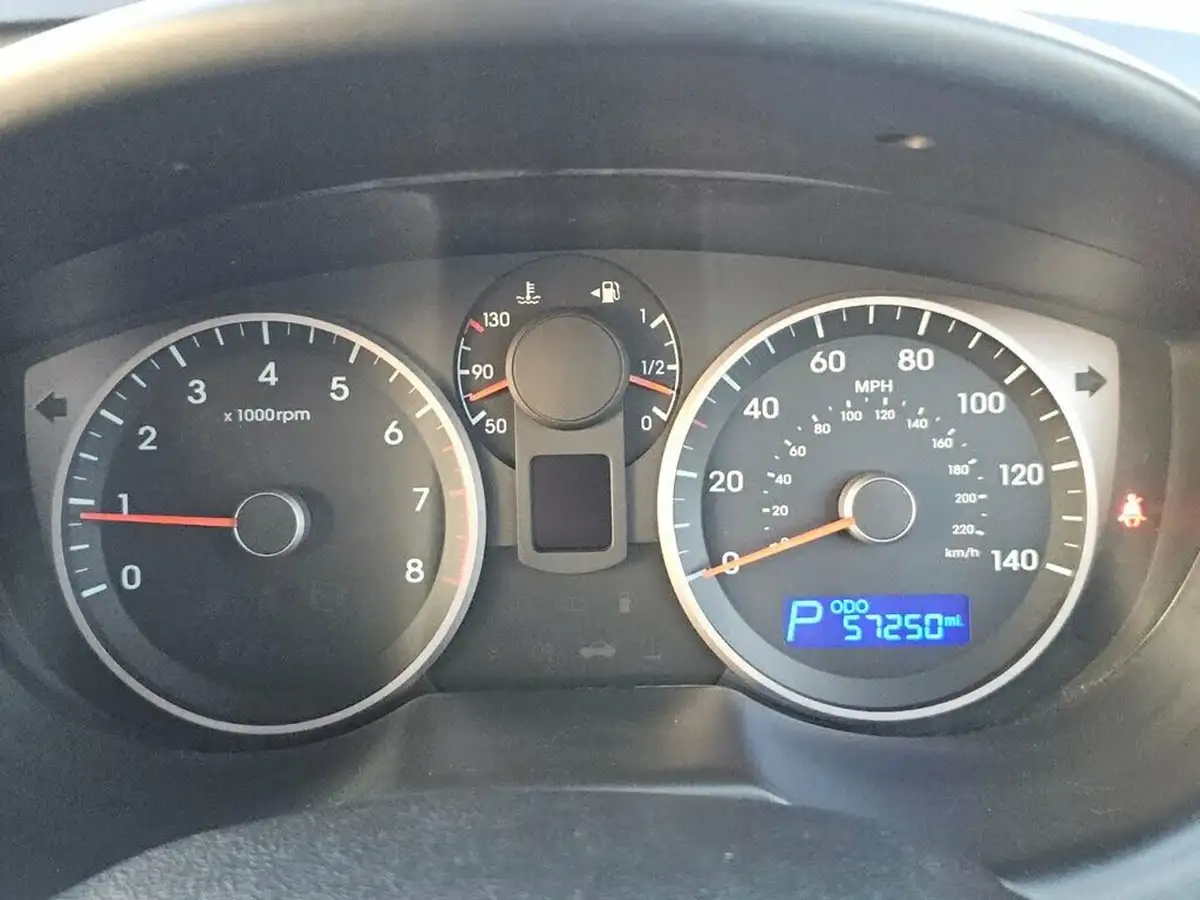 2014-hyundai-i20-14-active-100ps-auto-big-20