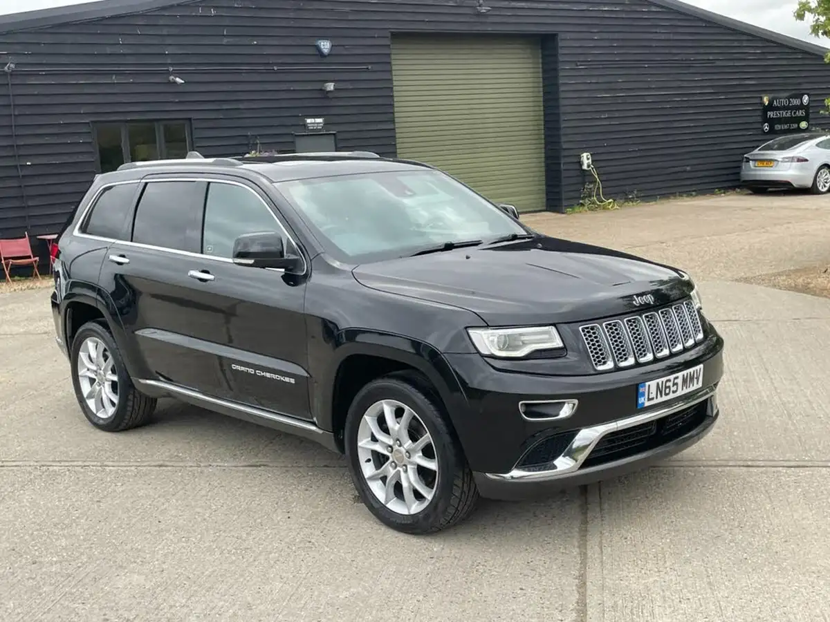 2015-jeep-grand-cherokee-30crd-summit-big-19