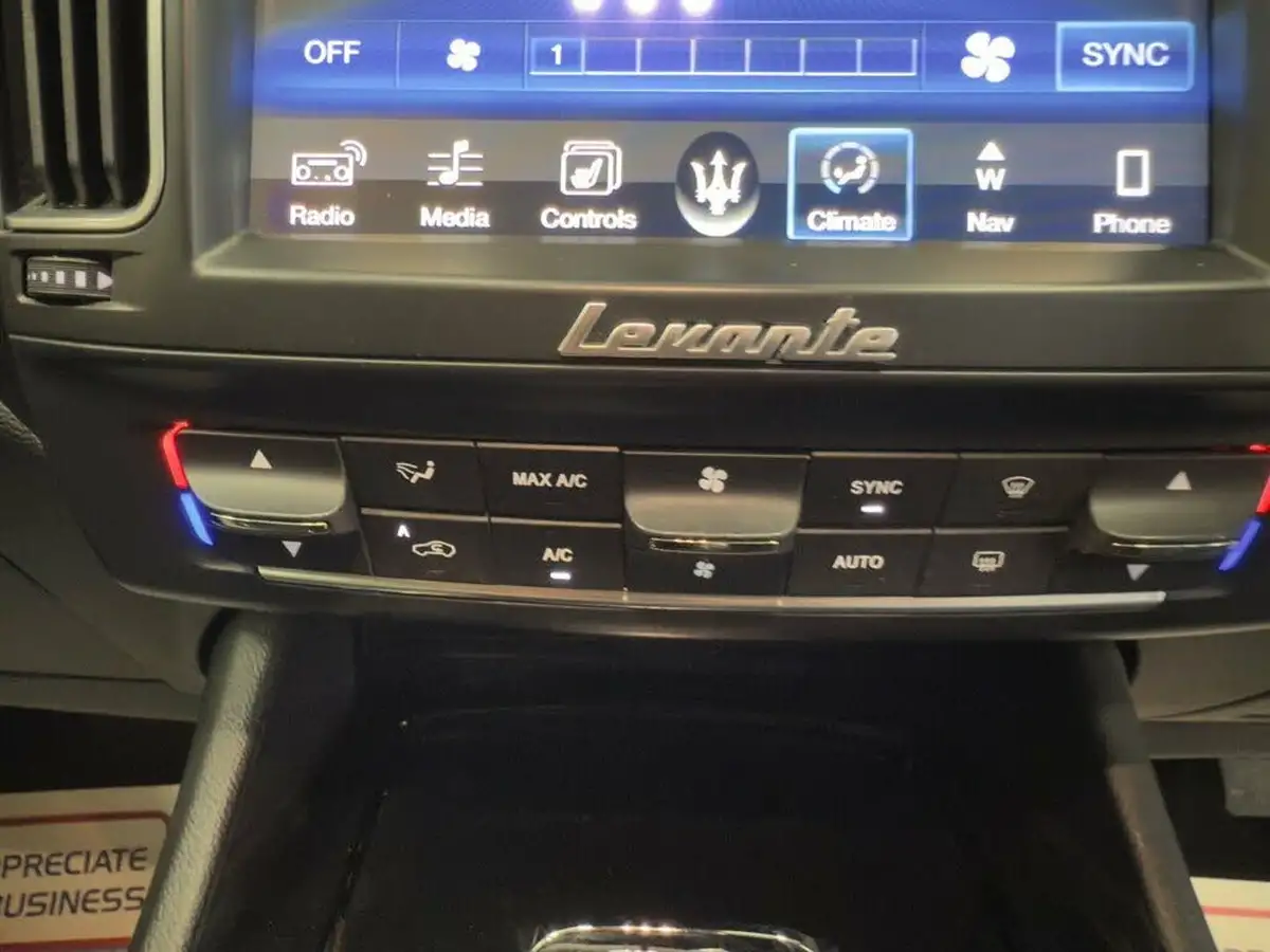 2016-maserati-levante-30td-big-8