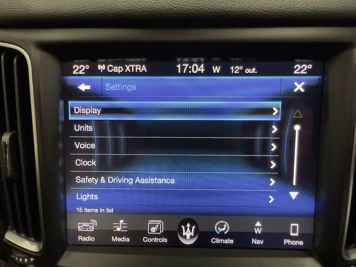2016-maserati-levante-30td-big-12