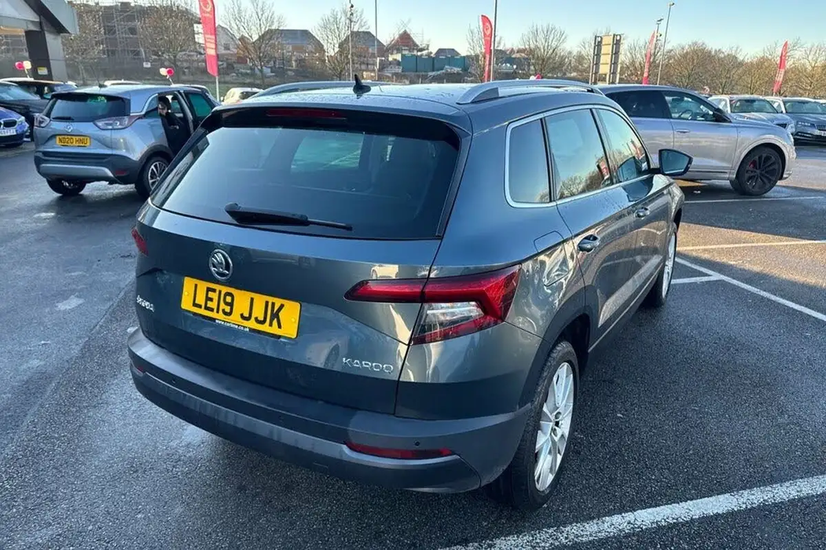 2019-skoda-karoq-15-tsi-se-l-big-40