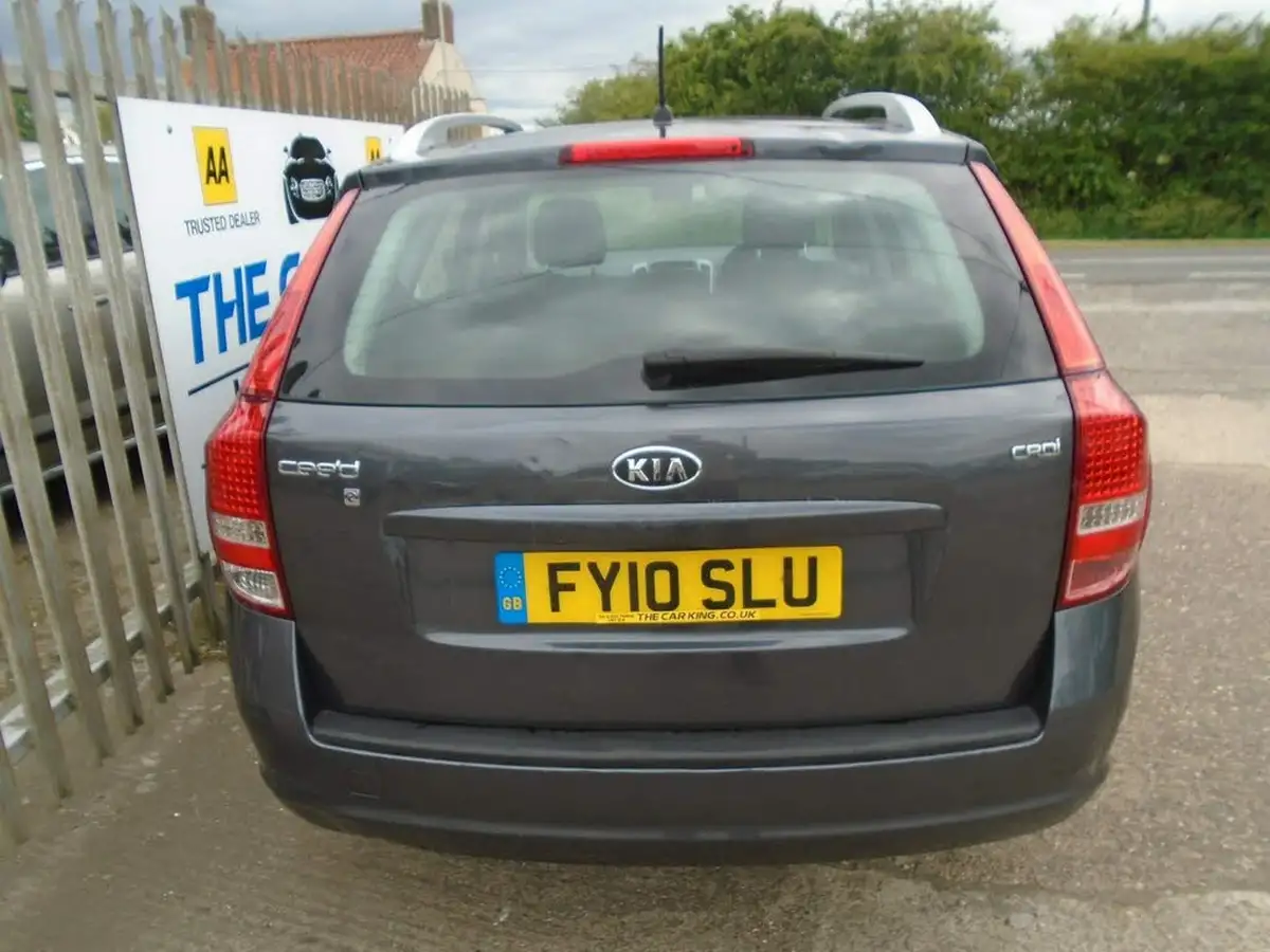 2010-kia-ceed-16td-2-114bhp-estate-big-3