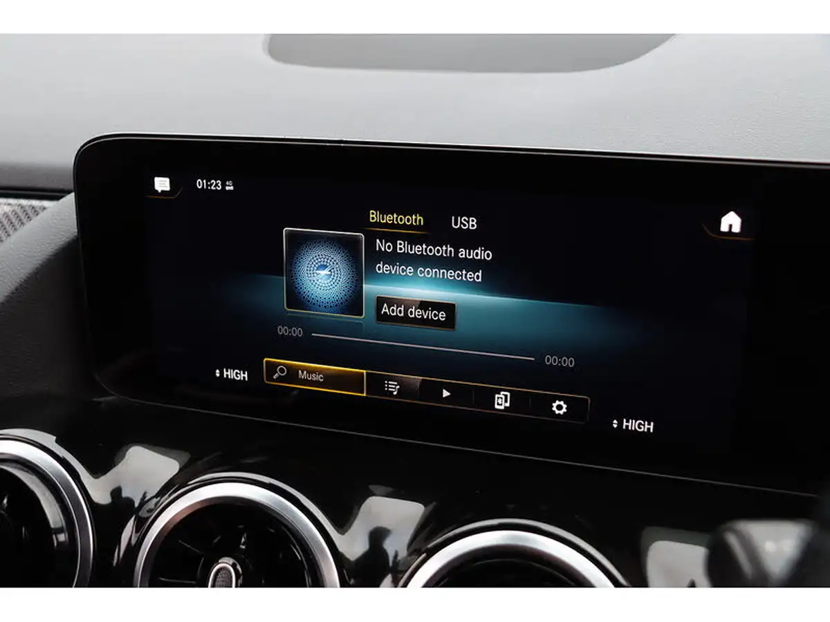 2021-mercedes-benz-b-class-13-b200-amg-line-executive-big-48