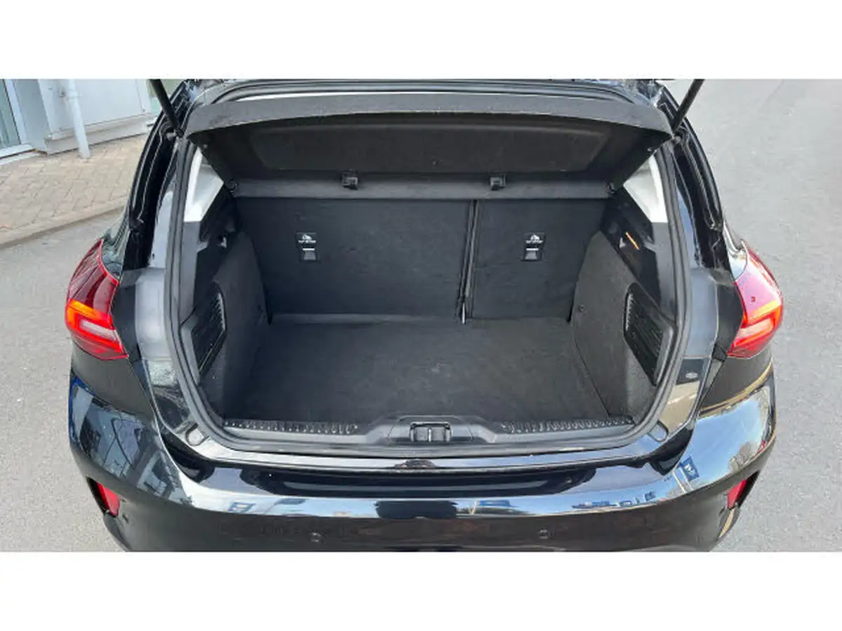 2023-ford-focus-10t-titanium-125ps-hatchback-big-3