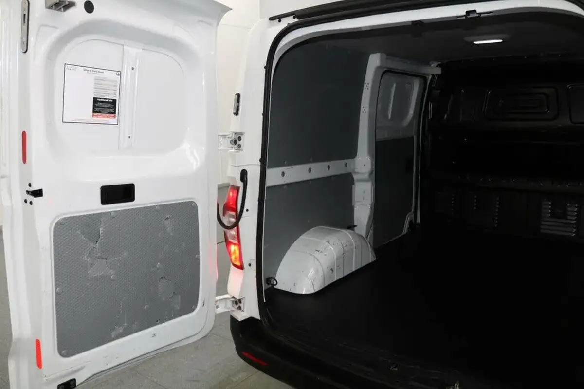 2021-maxus-e-deliver-3-e-l1h1-35kwh-big-15