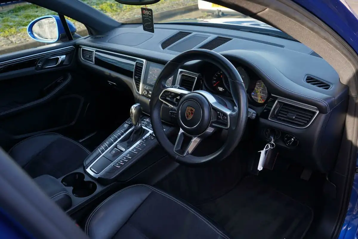 2016-porsche-macan-30-gts-big-14