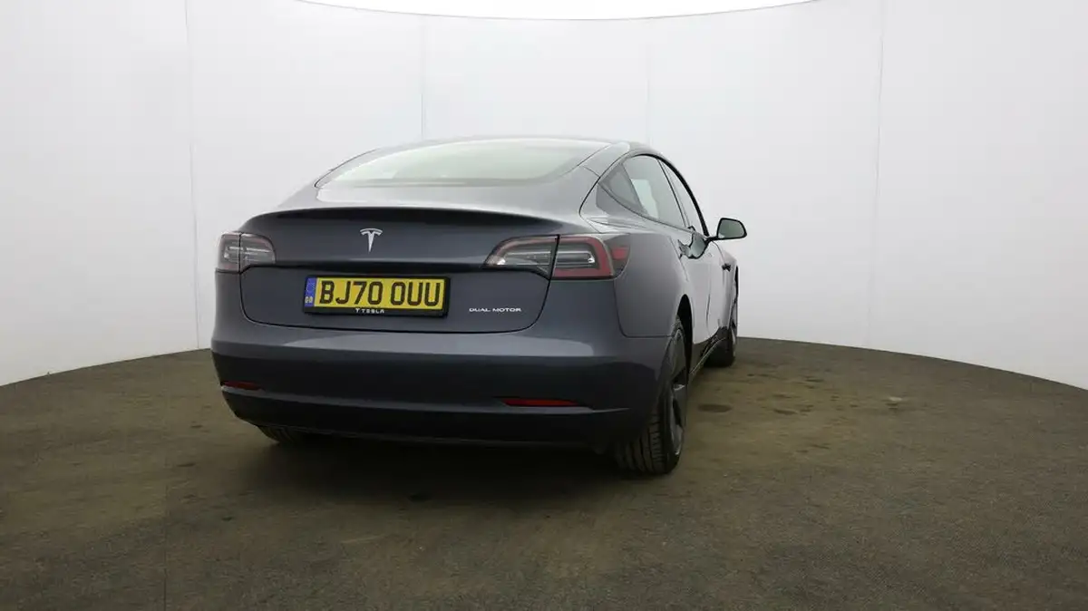 2020-tesla-model-3-e-long-range-big-54