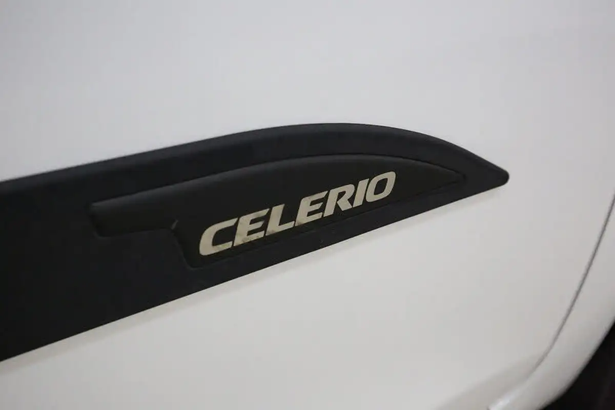 2018-suzuki-celerio-10-sz4-ags-big-19