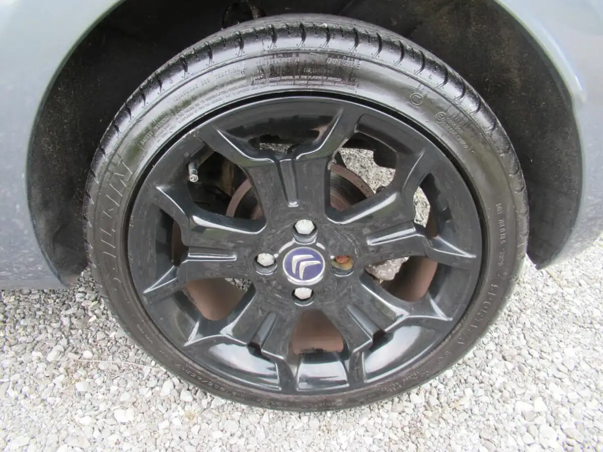 2013-citroen-ds3-16e-hdi-dstyle-plus-airdream-big-11
